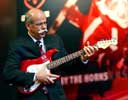 http://www.fib.is/myndir/Dieter-Zetsche-guitar.jpg