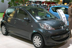 http://www.fib.is/myndir/Peugeot107_6860.jpg