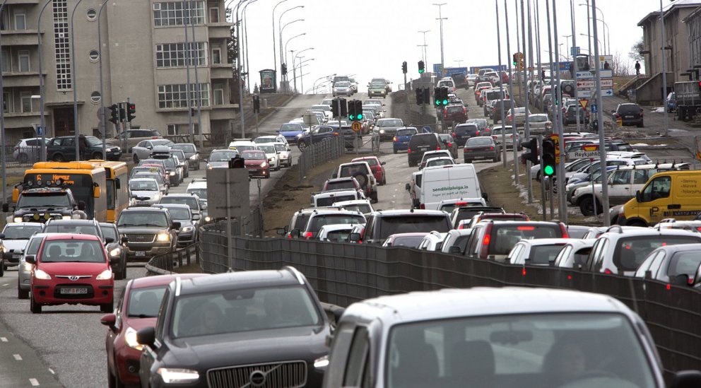 Erlendir ferðamenn óku bílaleigubílum um 635 milljónir km á Íslandi 2017