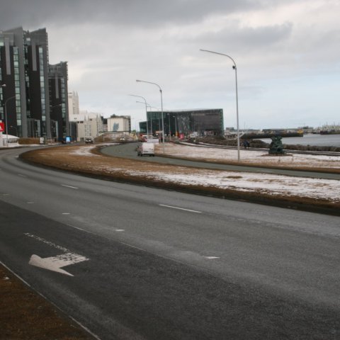 Samkomutakmarkanir og minni umferð