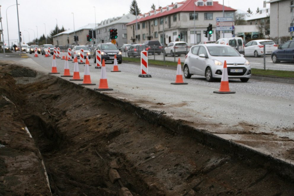 Niðurfellingu ívilnunar sem tengiltvinnbílar hafa notið frestað