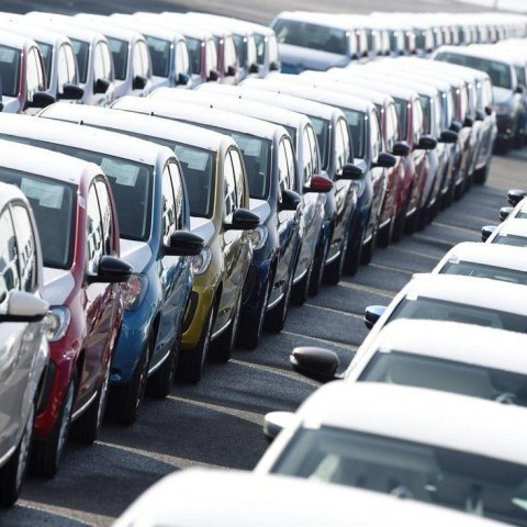 Samdráttur í nýskráningum 42,4%