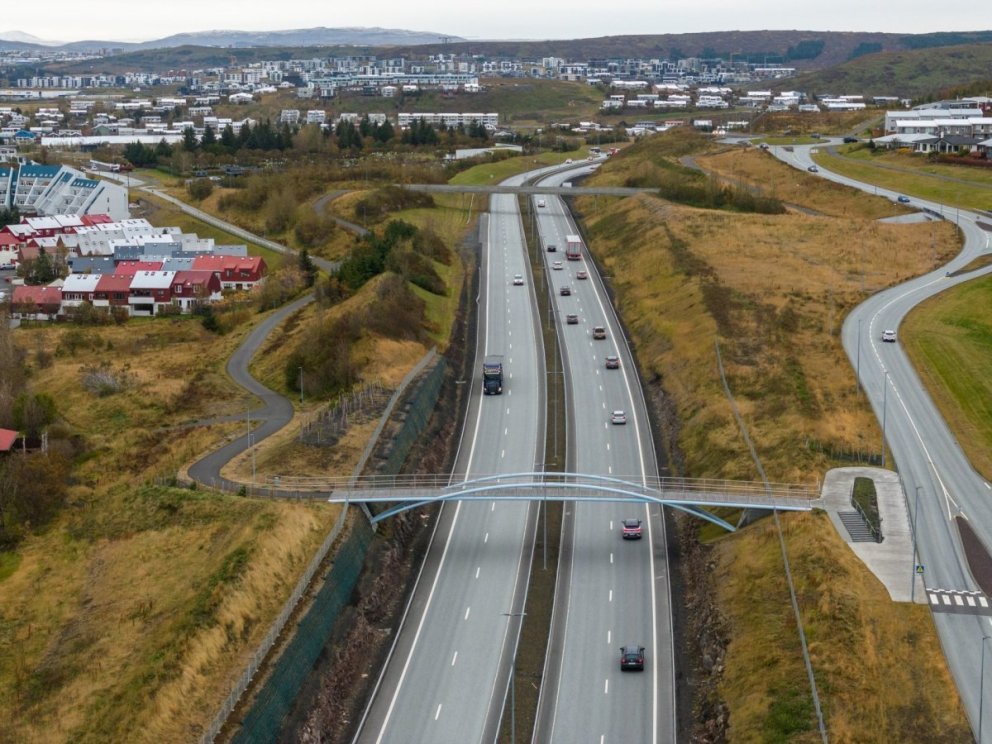 FÍB spyr stjórnmálaflokkanna um afstöðu þeirra til tekjuöflunar af bílum og umferð