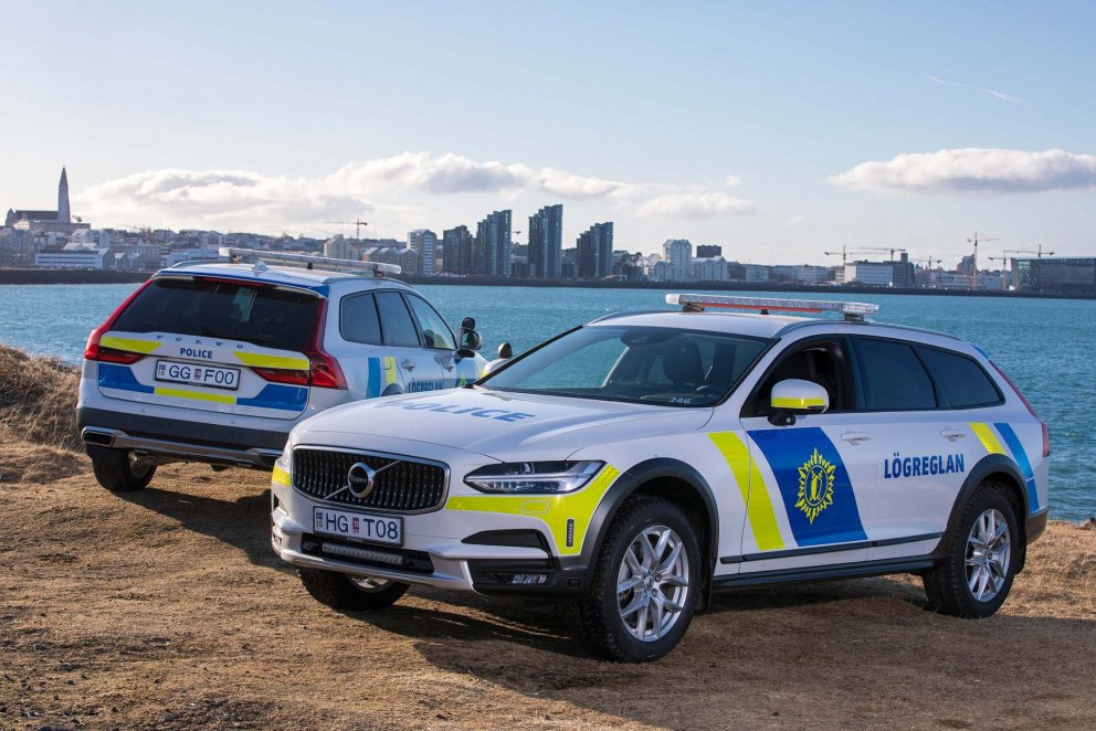 Nýir Volvo lögreglubílar fyrir 200 milljónir