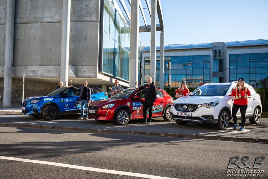 Systurnar unnu sparakst­urs­hluta keppn­inn­ar