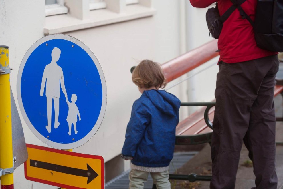 Ný reglugerð um umferðarmerki og notkun þeirra