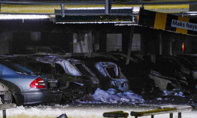 Mörg hundruð bílar skemmdust í bruna í Stavanger