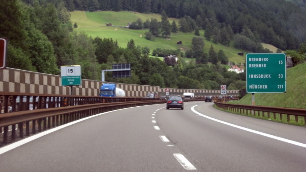 Þétt umferð, lokanir og tafir á hraðbrautum Evrópu um komandi helgi