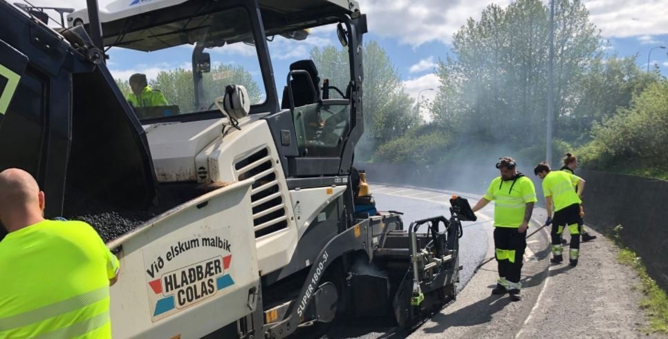 Samið um malbikun upp á 1,7 milljarða