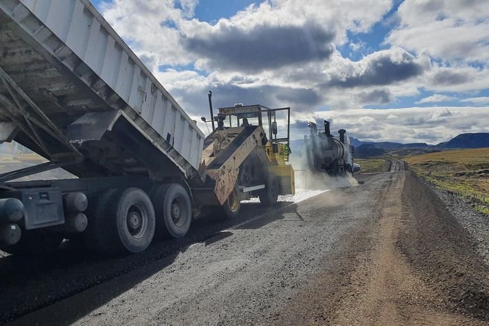 Slitlag á síðasta kafla Grafningsvegar