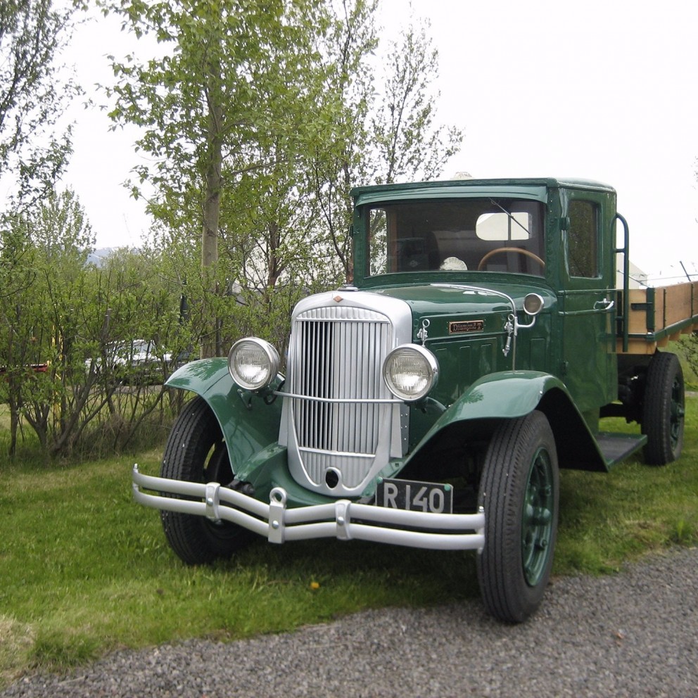 Diamond T 1930. Einn af þremur sem komu til Evrópu og sá eini þeirra sem hingað kom. Eigandinn byggð…