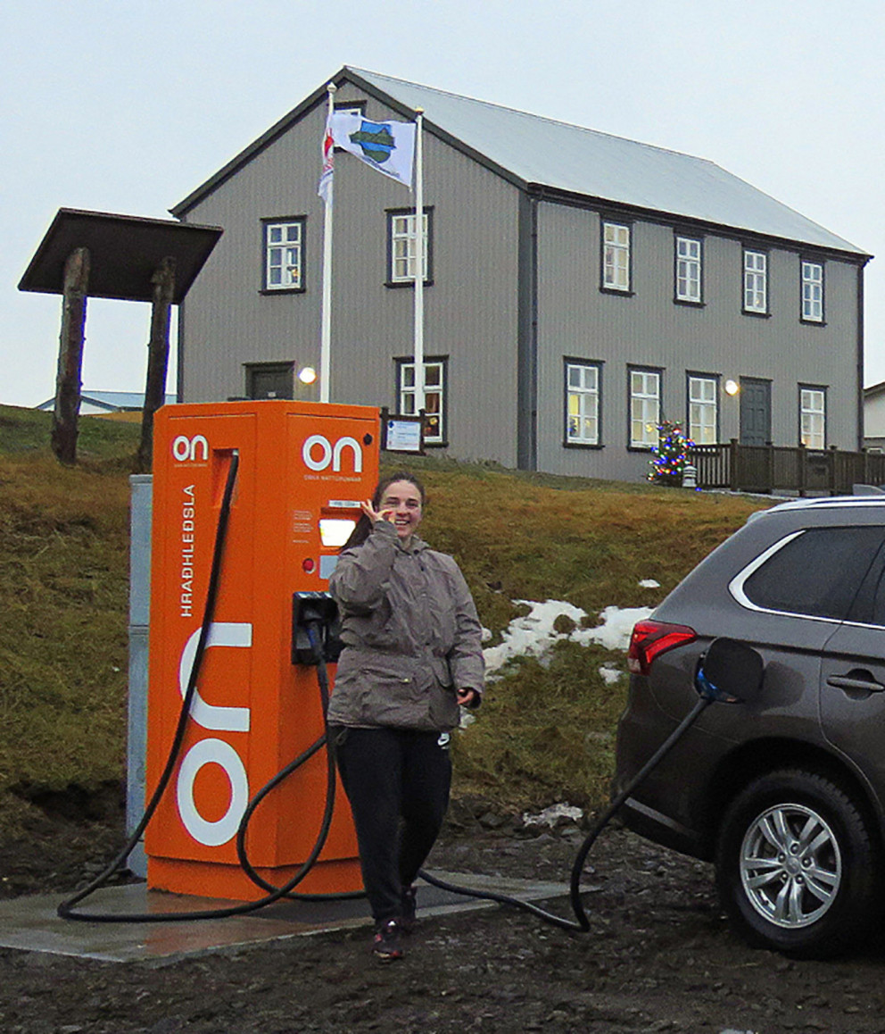 Fyrsta hleðslan á Djúpavogi