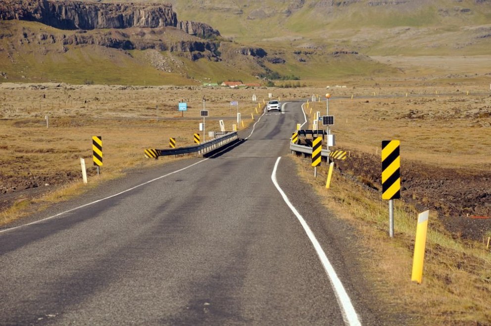 Hámarkshraði við einbreiðar brýr lækkaður