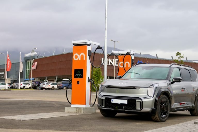 Nýr Hleðslugarður Orku náttúrunnar hefur opnað á Glerártorgi