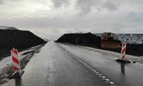 Grindavíkurvegur einbreiður í gegnum varnargarð