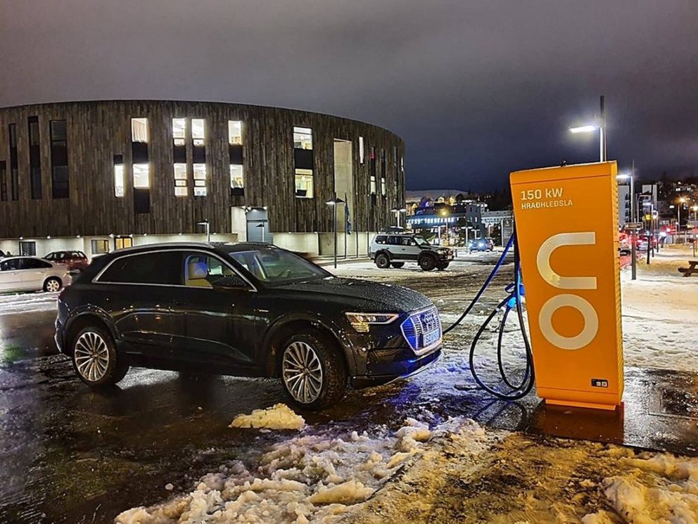 Ný hraðhleðslustöð opnuð við Hof á Akureyri