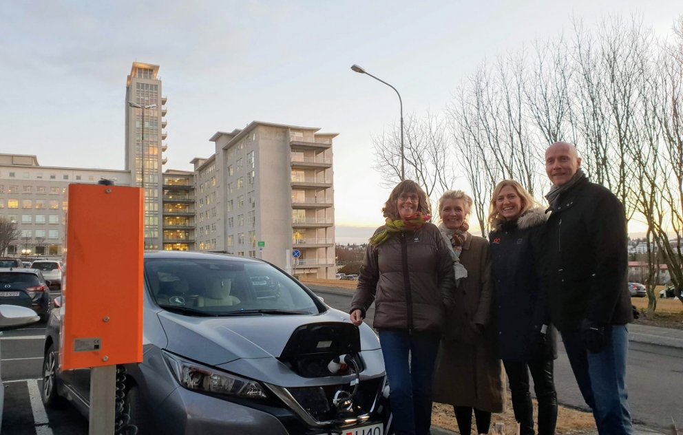 Hlöður settar upp við Landspítala í Fossvogi