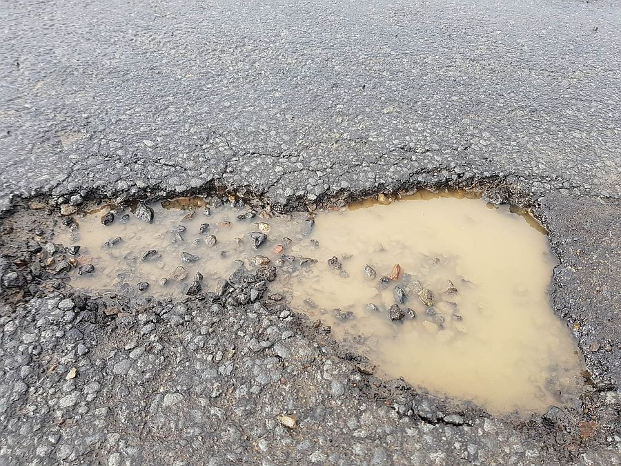Íbúar sendi ábendingar um holur