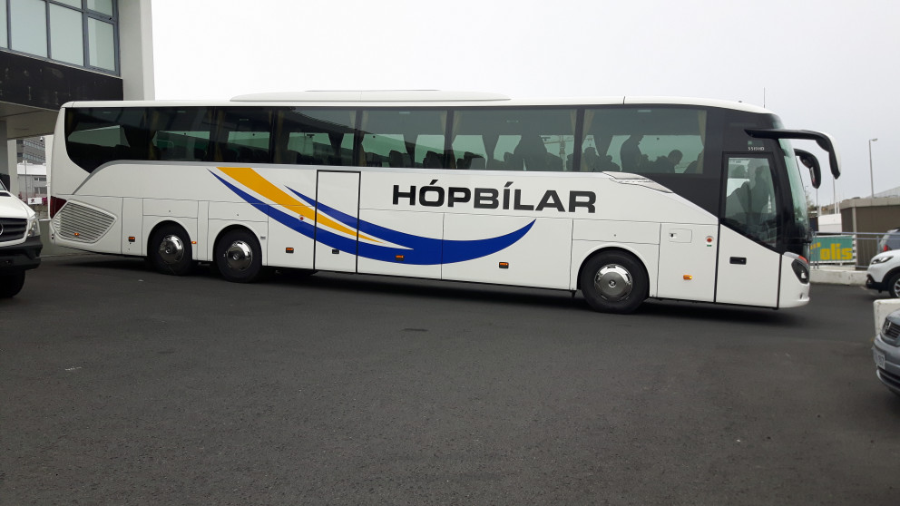 Vel útbúin hópferðabifreið