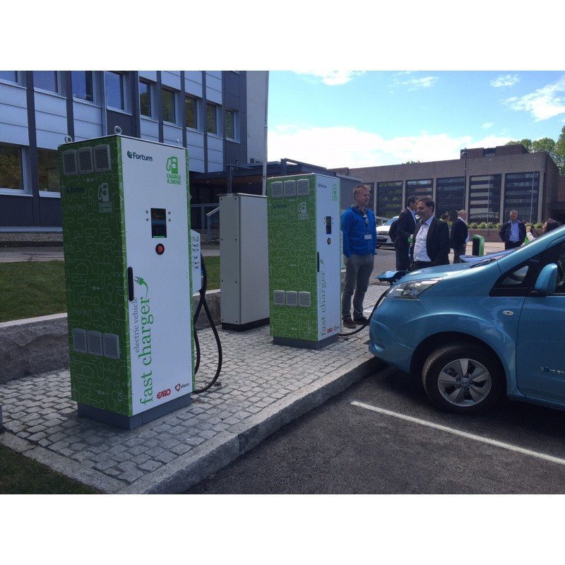 Styrkjum úthlutað til uppsetningar 43 nýrra hraðhleðslustöðva