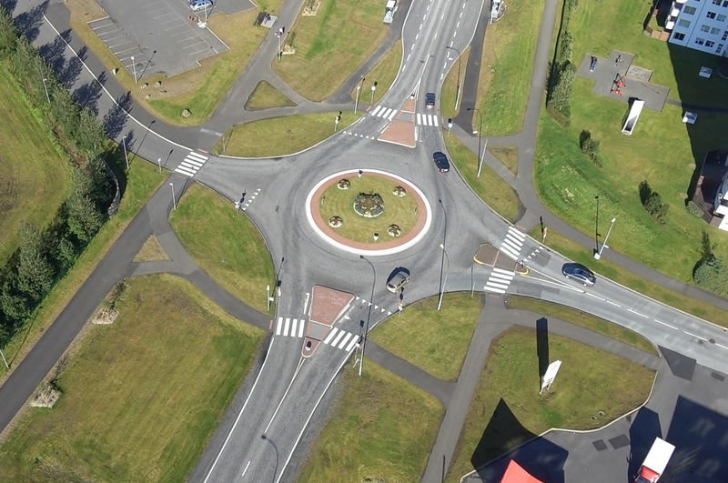 Hringtorgin draga öll markvisst úr hraða ökutækja