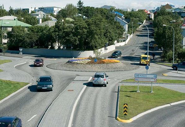 Breytingar á reglum um akstur í hringtorgum í bígerð