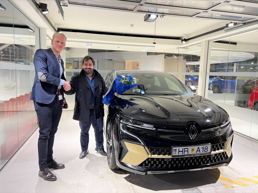 Fjögur þúsundasti rafbíllinn frá BL afhentur