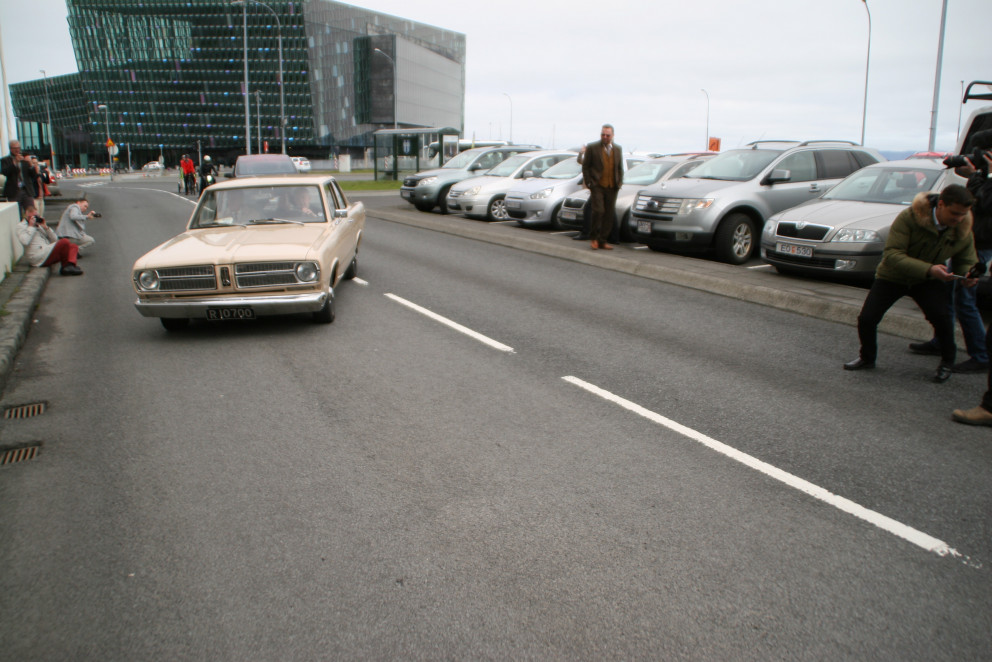 Hægri umferð á Íslandi í 50 ár – tímamótanna minnst á Skúlagötunni