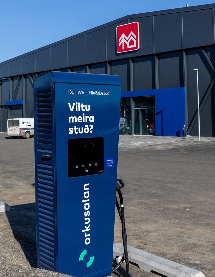Hraðhleðslustöðvar á lóðum Húsasmiðjunnar