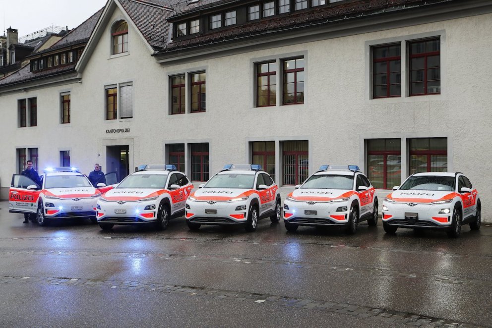 Lögreglan í Sviss tekur rafbíla í sína þjónustu