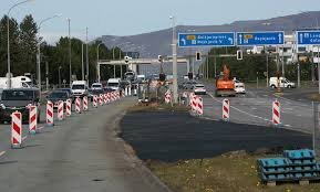 Fjölförnum gatnamótum lokað í kvöld og nótt