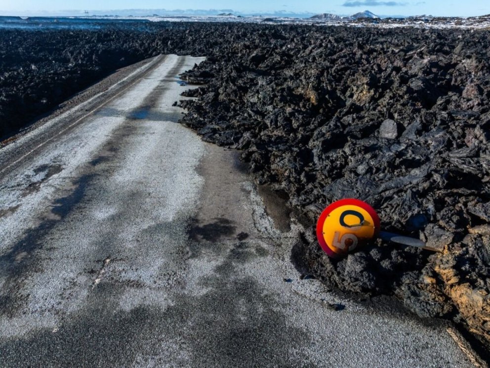 Ekki opið um Grindavíkurveg yfir nýja hraunið ennþá