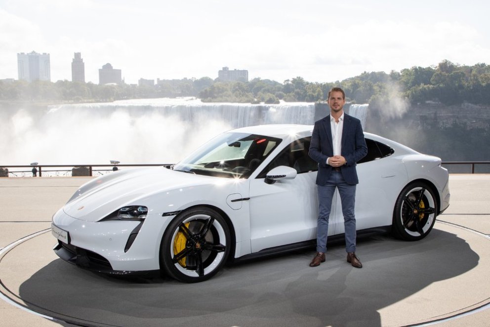 Nýr rafmagnaður Porsche Taycan frumsýndur