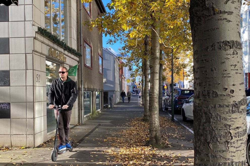 Mikilvægt að vegfarendur eru sýnilegir með endurskin, ljós og hjálma