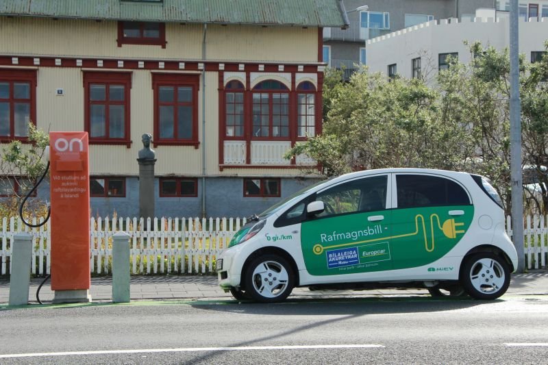 Uppbygging innviða í borginni fyrir rafbílaeigendur