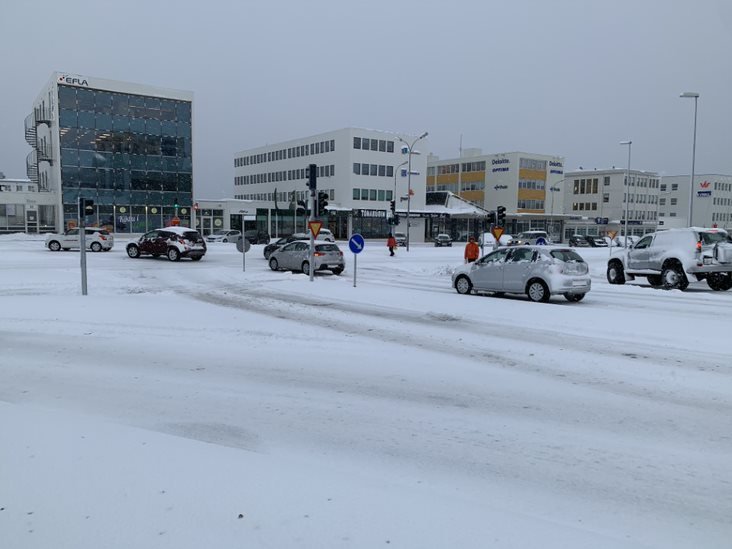 74% bifreiðaeigenda á Akureyri aka um á negldum hjólbörðum