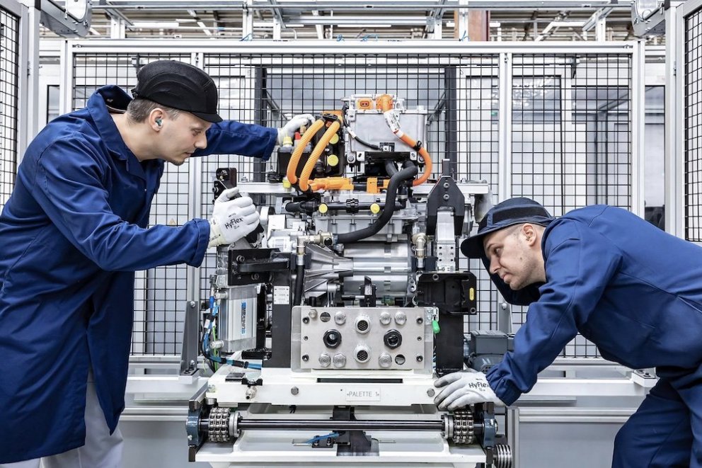 Stærsta dísilvélaverksmiðjan fer yfir í rafmótorinn