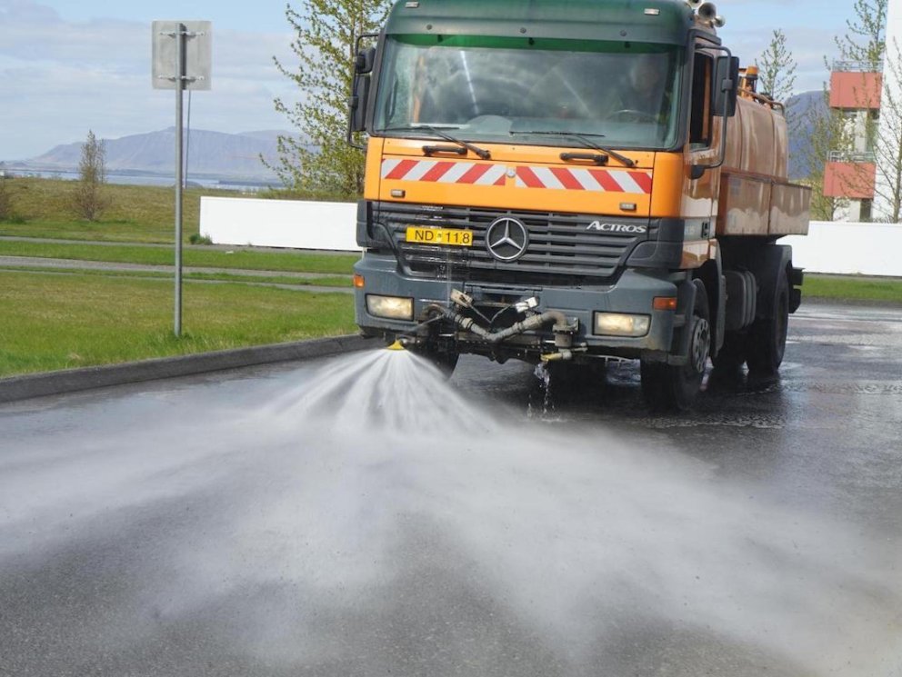 Vorhreinsun í húsagötum hefst