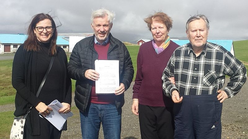 Auk landeigenda Erna Hreinsdóttir og Reynir Gunnarsson frá Vegagerðinni og Reynir Karlsson frá AM P…